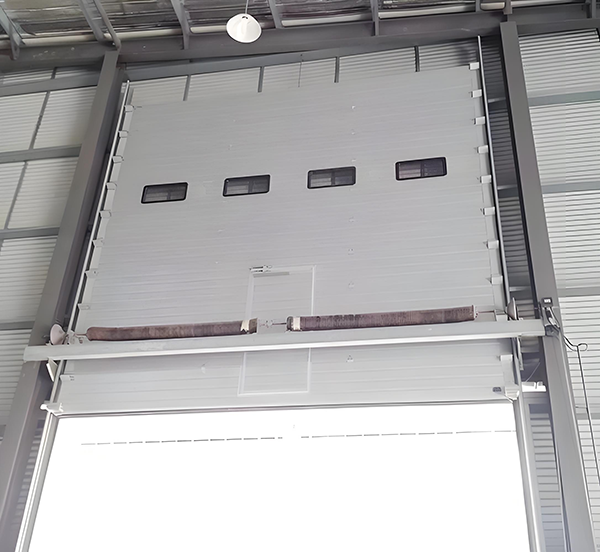 灵台工业滑升门