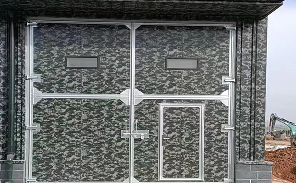 灵台工业平开门