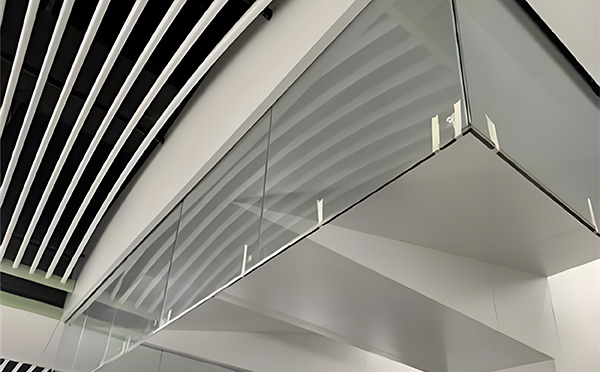 灵台玻璃挡烟垂壁