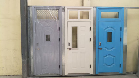 灵台学校教室门