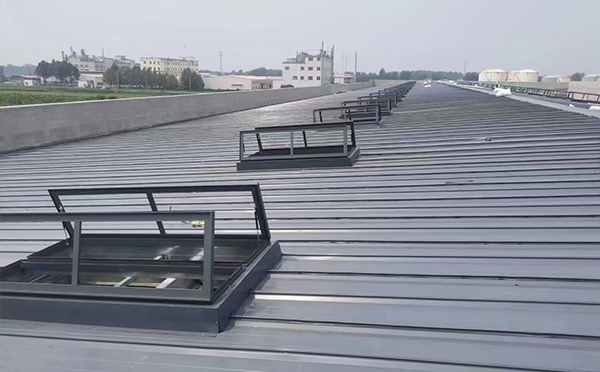 某中学室内体育馆灵台排烟窗改造项目