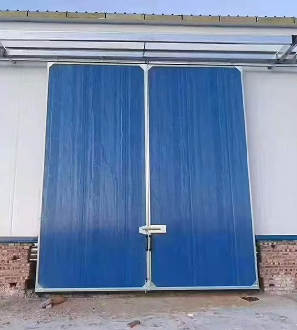 灵台工业门在大型仓储物流通道中的应用实例